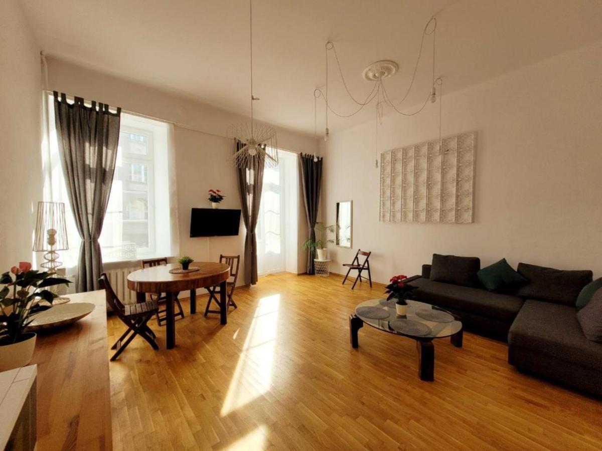 Przytulne Apartamenty W Centrum Warszawy Lok 2 Warschau Exterior foto